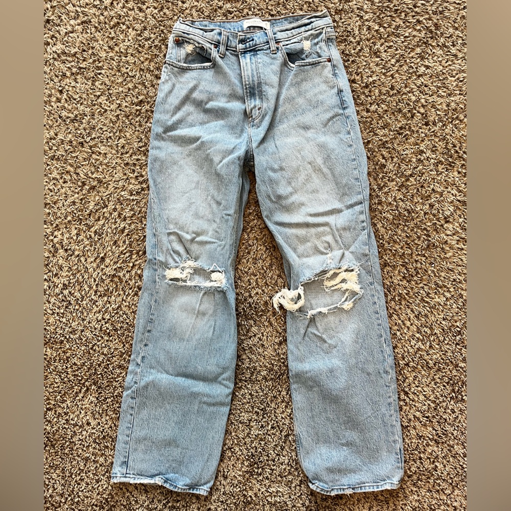 Abercrombie and hitch 90’s Relaxed High Rise Jeans